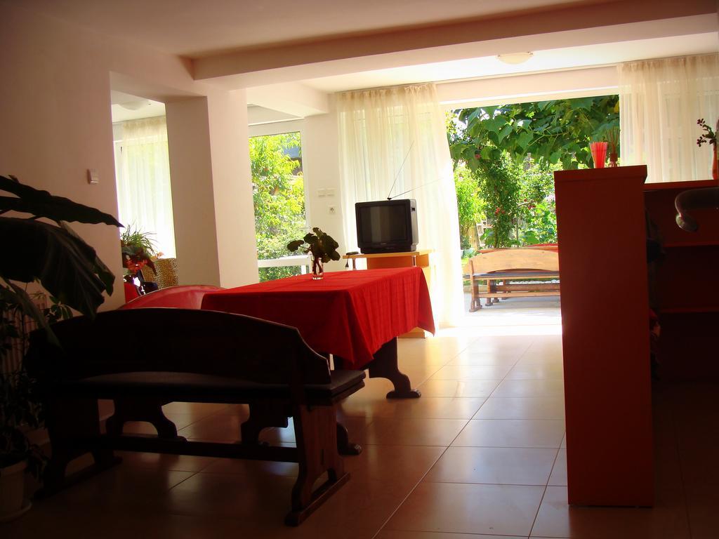 Veda Guest House Pomorie Ngoại thất bức ảnh